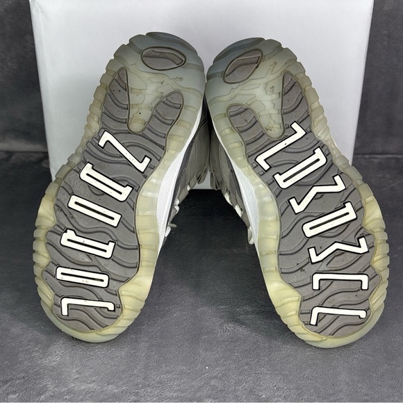 🔥🔥🔥Air Jordan Retro 11 Gray Sneakers Size: 11C🔥🔥🔥 - Picture 4 of 9